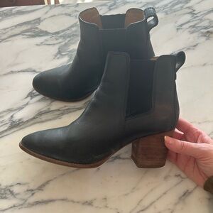 Madewell Heeled Booties in Black Leather Size 9